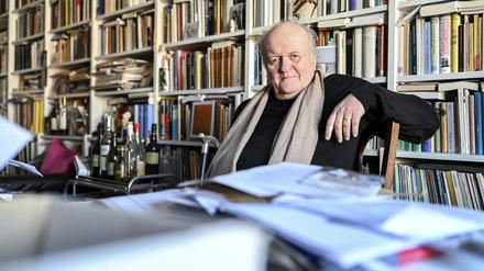 Deutschlands namhaftester lebender Komponist. Wolfgang Rihm in seiner Karlsruher Wohnung.
