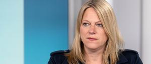 14.05.2023, Bremen: Maike Schaefer, Spitzenkandidatin von Bündnis 90/Die Grünen in Bremen und Andreas Bovenschulte, Spitzenkandidat der SPD in Bremen, steht nach der Wahl in einem Fernsehstudio nebeneinander. Im Land Bremen haben am Sonntag die 21. Wahl zur Bremischen Bürgerschaft sowie Kommunalwahlen in Bremen und Bremerhaven stattgefunden Foto: Sina Schuldt/dpa +++ dpa-Bildfunk +++