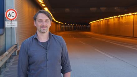 Andreas Jüttemann kennt die ehemalige Stadtautobahn A104 sehr gut. Er hat ein Buch über die Verkehrspolitik und Großsiedlungen in Berlin geschrieben.  