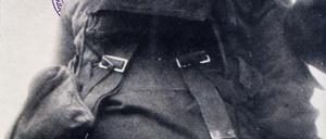 Fabio Mauri, Sprache ist Krieg (Linguaggio è guerra) aus dem Jahr 1974.