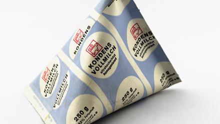 Milch im Tetrapack aus den 1980er Jahren. 