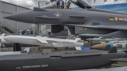 „Storm Shadow“ auf einem Eurofighter Typhoon.  