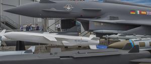 „Storm Shadow“ auf einem Eurofighter Typhoon.  