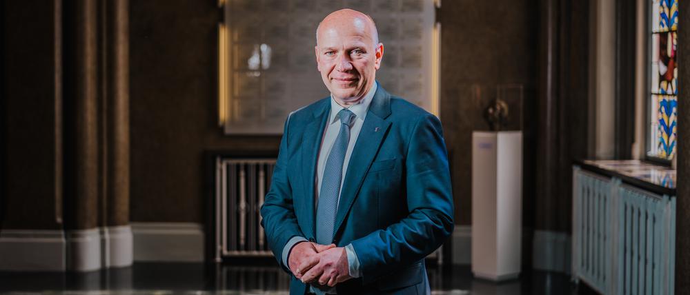 Kai Wegner ist ein deutscher Politiker. Er ist seit dem 27. April 2023 Regierender Bürgermeister von Berlin. Seit November 2021 ist Wegner Mitglied des Abgeordnetenhauses von Berlin und war dort von 2021 bis 2023 Fraktionsvorsitzender der CDU Berlin und als solcher Oppositionsführer. Fotografeirt am 12. Mai in Berlin.