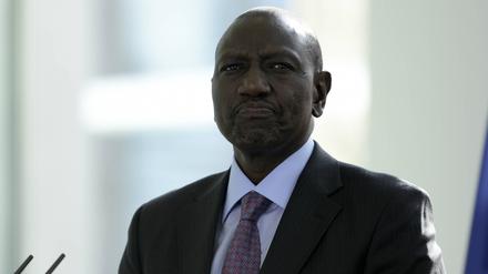 Nach dem Tod Hunderter Menschen durch eine Hungersekte hat sich nun Kenias Präsident William Ruto bei seinen Bürgern entschuldigt.
