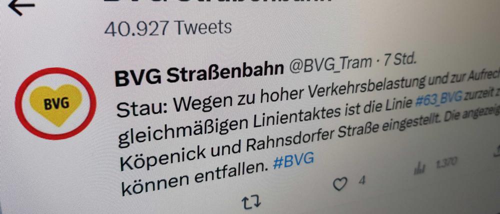 Täglich grüßt die BVG - und meldet die Einstellung des Verkehrs in der verstopften Bahnhofstraße.
