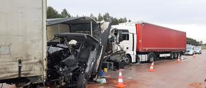 Die Unfallstelle auf der Autobahn 12 bei Storkow.