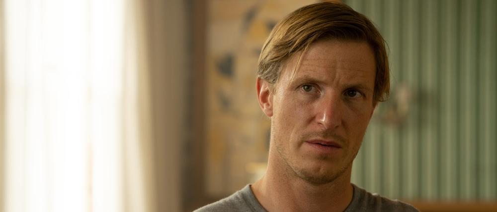 David (Golo Euler) wird mitten aus dem Leben gerissen.