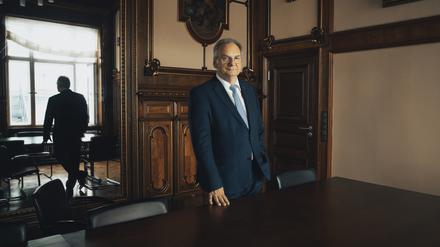 Reiner Haseloff fotografiert in der Landesvertretung Sachsen-Anhalt in Berlin, 12.5.2023