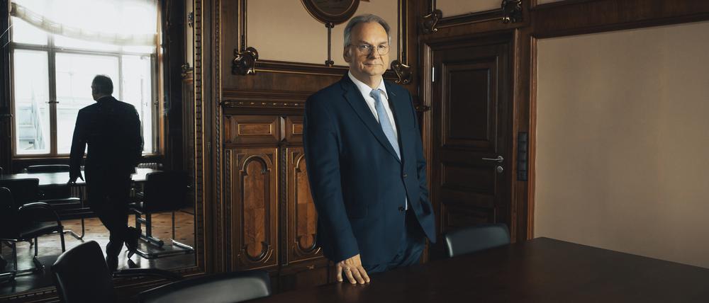 Reiner Haseloff fotografiert in der Landesvertretung Sachsen-Anhalt in Berlin, 12.5.2023