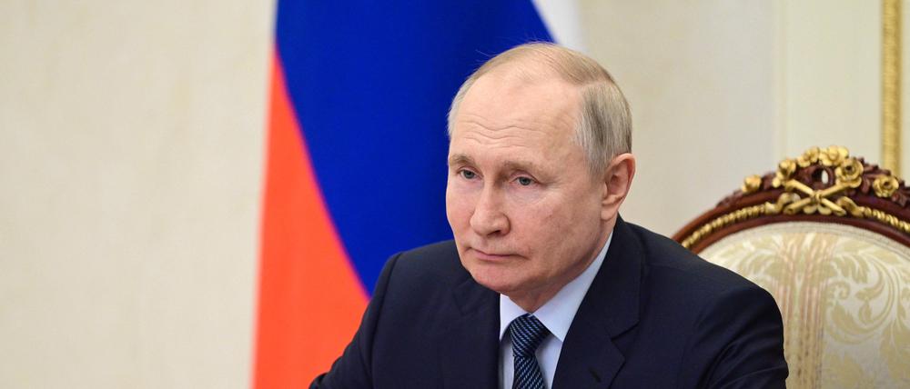 Sein Erlass ist offenbar die Grundlage für das Kündigungsverbot für russische Beamte: Russlands Präsident Wladimir Putin.
