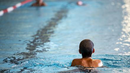 Die DLRG-Ortgruppe lädt zu Schwimmprüfungen für Kinder ein.