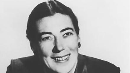 Die Psychologin Evelyn_Hooker widerlegte die Idee, Homosexualität sei ein psychische Erkrankung.