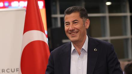 ANKARA, TURKIYE - MAY 14: ATA AllianceÄôs presidential candidate Sinan Ogan speaks to press amid ballot counting after presidential and parliamentary elections ended at 5 p.m. local time on May 14, 2023, in Ankara, Turkiye. Hakan Nural / Anadolu Agency