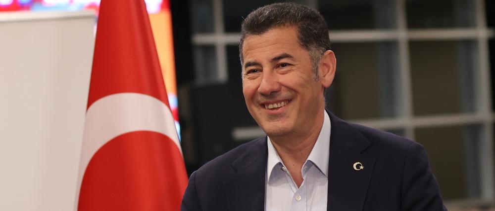 ANKARA, TURKIYE - MAY 14: ATA AllianceÄôs presidential candidate Sinan Ogan speaks to press amid ballot counting after presidential and parliamentary elections ended at 5 p.m. local time on May 14, 2023, in Ankara, Turkiye. Hakan Nural / Anadolu Agency