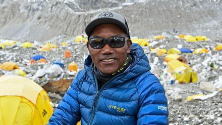 Kami Rita Sherpa hatte den Mount Everest erstmals 1994 bezwungen (Archivbild).