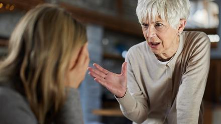 Je unglücklicher eine Frau in der Beziehung zu ihrem Mann ist, desto schwieriger gestaltet sich oft das Verhältnis zu ihrer Schwiegertochter.