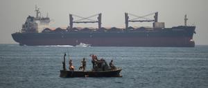 Das Massengutfrachter SSI Invincible II liegt im Marmara-Meer in Istanbul vor Anker.