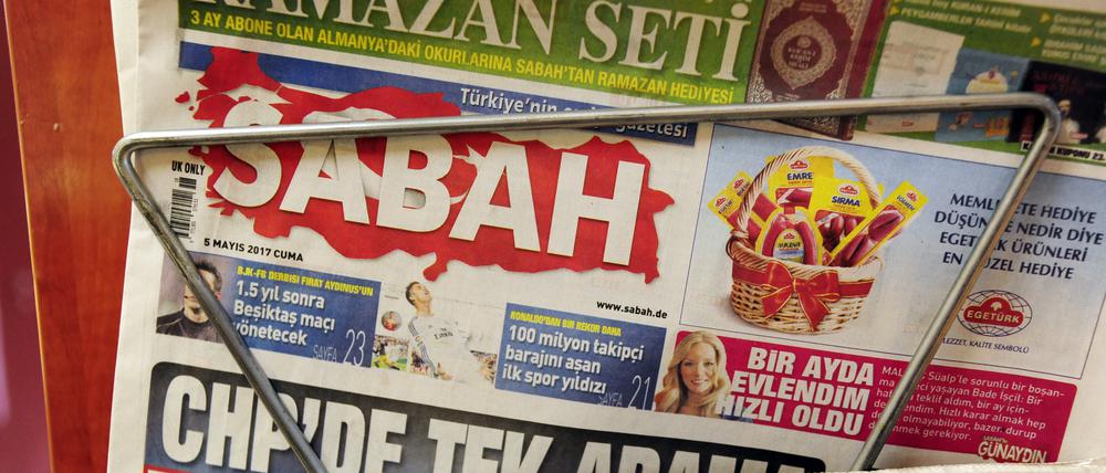 Die Ermittlungen richten sich gegen zwei Journalisten der Europa-Ausgabe der regierungstreuen türkischen Zeitung „Sabah“. 