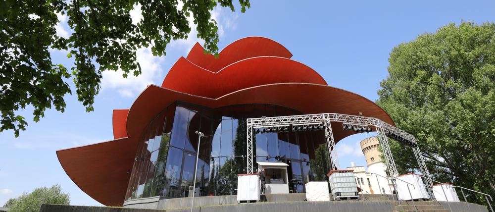 Am Hans Otto Theater wird es 2023/24 wieder zeitgenössischer. Ab 2025 droht Intendantin Bettina Jahnke zufolge die Insolvenz.