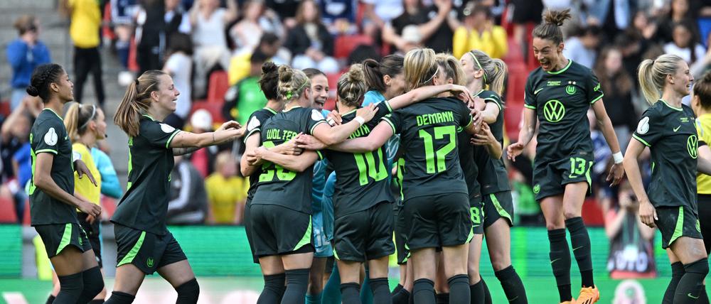Die Fußballerinnen des VfL Wolfsburg haben zum zehnten Mal den DFB-Pokal gewonnen. 