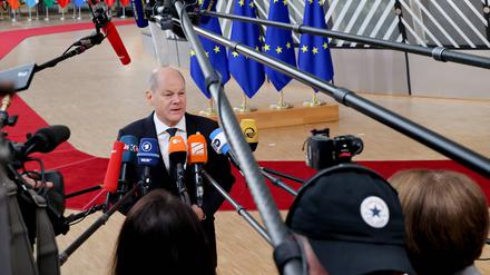 Bundeskanzler Olaf Scholz beim EU-Gipfel in Brüssel: Streit zwischen Rat und Parlament.