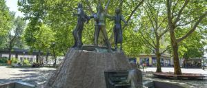 Brunnen mit Figurengruppe Tanz auf dem Vulkan, Nettelbeckplatz, Wedding.