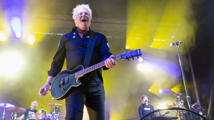 Bryan „Dexter“ Holland of The Offspring performs onstage during the Ambleside Music Festival at Ambleside Park on August 13, 2022 in West Vancouver, British Columbia, Canada.