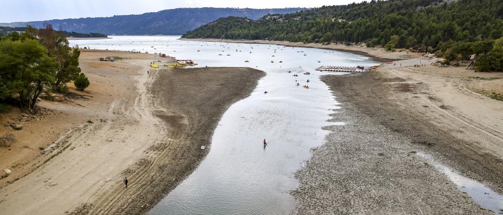 So sah die Mündung des Verdons im August 2022 aus. Was Kanuten und Stand-Up-Paddlern von dem Fluss in der Provence blieb, war ein beschaulich.