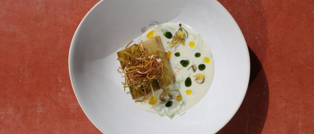 Geschmorter Lauch im Restaurant Aerde