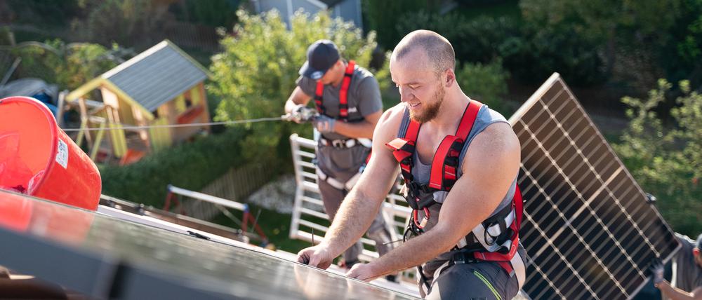 Der Vermieter von Solaranlagen Enpal sicherte sich zum Jahresstart 215 Millionen Euro und wurde dabei erstmals mit mehr als zwei Milliarden Euro bewertet.