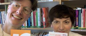 Lara Ledwa (l.) und Giuseppina Lettieri (r.) vom Spinnboden Lesbenarchiv.