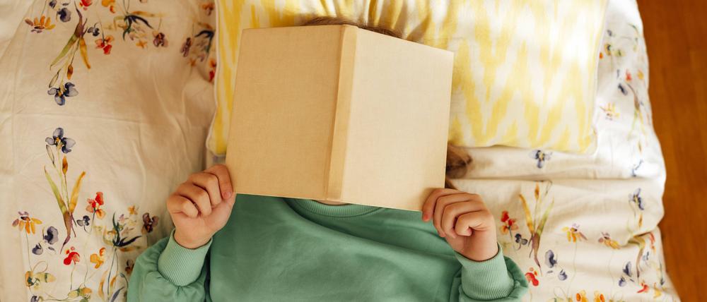 Schon 2011 und 2016 ging es mit der Lesefähigkeit der Grundschüler abwärts. Die neue IGLU zeigt: Ein Viertel der Viertklässler in Deutschland kann nicht richtig lesen.