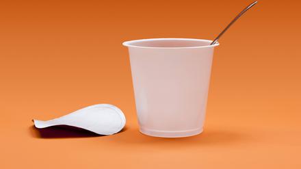 leerer Joghurtbecher