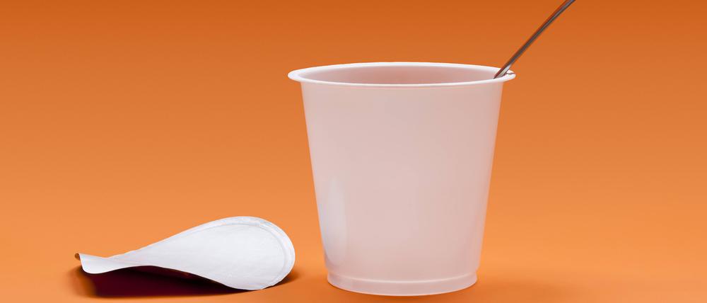 leerer Joghurtbecher