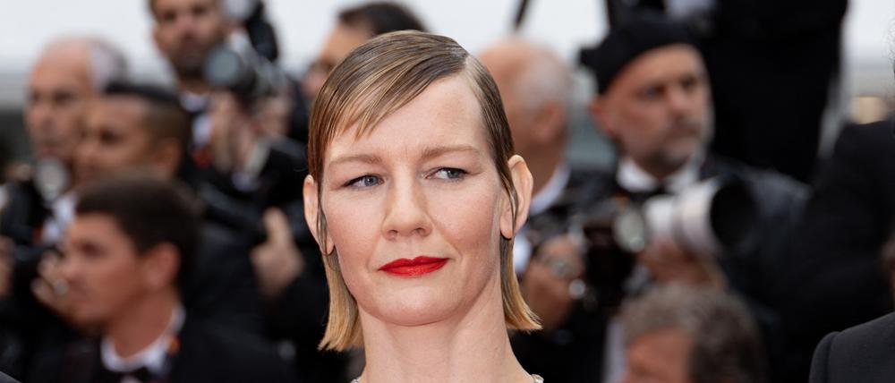 Sandra Hüller am Freitagabend auf dem roten Teppich in Cannes bei der Weltpremiere von „The Zone of Interest“.