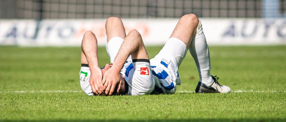 Bloß nicht hinsehen: die große Trauer, als der Abstieg feststand.