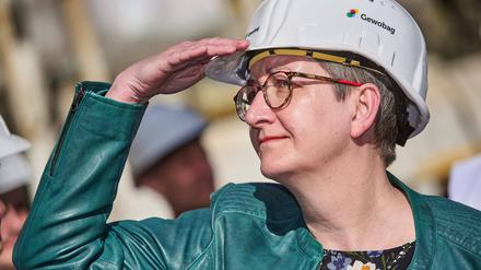 Bundesbauministerin Klara Geywitz auf einer Baustelle im Berliner Stadtteil Neukölln.