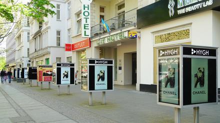 Werbevitrinen mit LED-Monitoren auf dem Kurfürstendamm.