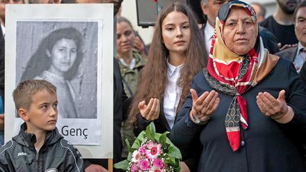  Mevlüde Genç (re.) verlor fünf Töchter und Enkelinnen bei dem Anschlag von Solingen am 29. Mai 1993 und trat dennoch für Versöhnung ein. 