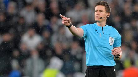 Der deutsche Fifa-Schiedsrichter Daniel Siebert
