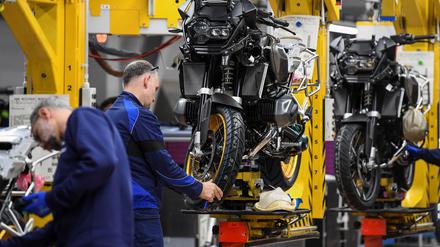 Das Motorradwerk von BMW in Berlin-Spandau zählt zu den größten Arbeitgebern der Branche in der Region.