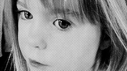 Mit Postern wie diesem begannen ihre Eltern nahe der Ferienanlage in Portugal nach ihr zu suchen, nachdem Madeleine „Maddie“ McCann vor 16 Jahren verschwand. 