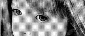 Mit Postern wie diesem begannen ihre Eltern nahe der Ferienanlage in Portugal nach ihr zu suchen, nachdem Madeleine „Maddie“ McCann vor 16 Jahren verschwand. 