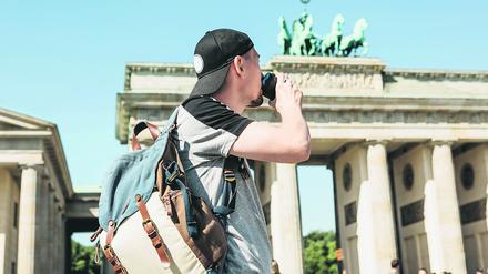 Durch den Klimawandel werden Hitzesommer weiter zunehmen. Ausreichend trinken ist dann wichtig.