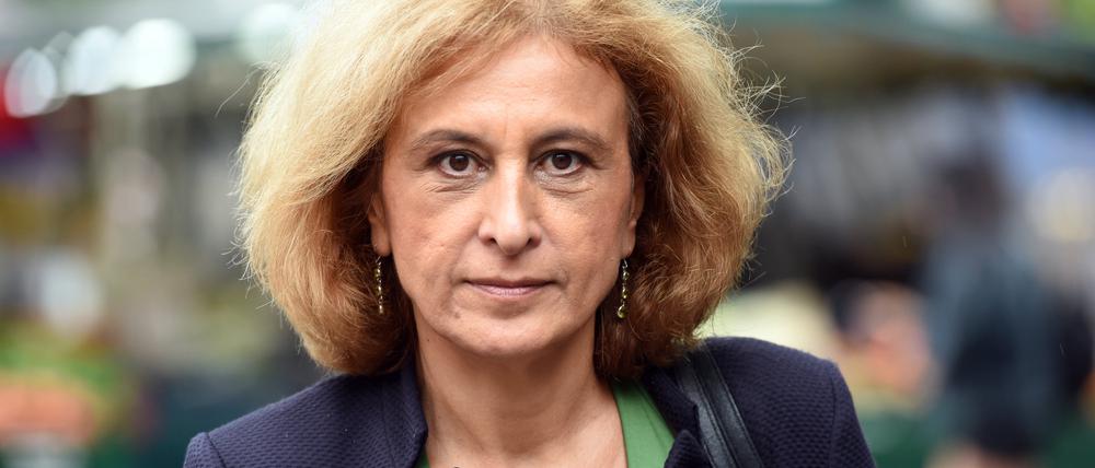 Canan Bayram, Bundestagskandidatin von Bundnis 90/Die Grünen für den Berliner Wahlbezirk Friedrichshain-Kreuzberg, geht am 21.08.2017 in Berlin durch Kreuzberg. (zu dpa «Auf Ströbeles Spuren in Kreuzberg: Die Grüne Canan Bayram» vom 11.09.2017) Foto: Maurizio Gambarini/dpa +++(c) dpa - Bildfunk+++