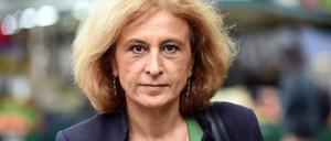 Canan Bayram, Bundestagskandidatin von Bundnis 90/Die Grünen für den Berliner Wahlbezirk Friedrichshain-Kreuzberg, geht am 21.08.2017 in Berlin durch Kreuzberg. (zu dpa «Auf Ströbeles Spuren in Kreuzberg: Die Grüne Canan Bayram» vom 11.09.2017) Foto: Maurizio Gambarini/dpa +++(c) dpa - Bildfunk+++