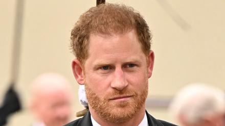Prinz Harry kommt zur Krönungszeremonie von König Charles III. Prinz Harrys Hoffnung, trotz seines Austritts aus dem engeren Kreis der Königsfamilie in Großbritannien wie gewohnt Polizeischutz in Anspruch nehmen zu können, haben einen weiteren Dämpfer erhalten.