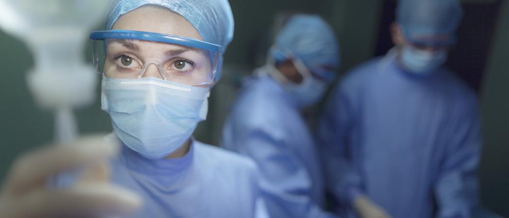 Wenn es ernst wird: Patienten sollten wichtige Fragen vorher geklärt haben. Das kann man in einer Patientenverfügung tun oder mit Hilfe einer Patientenvollmacht. 