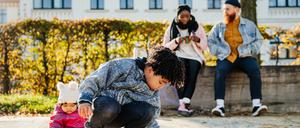 Auf Berliner Spielplätzen ist es nicht immer lustig für Familien aus anderen Ländern.